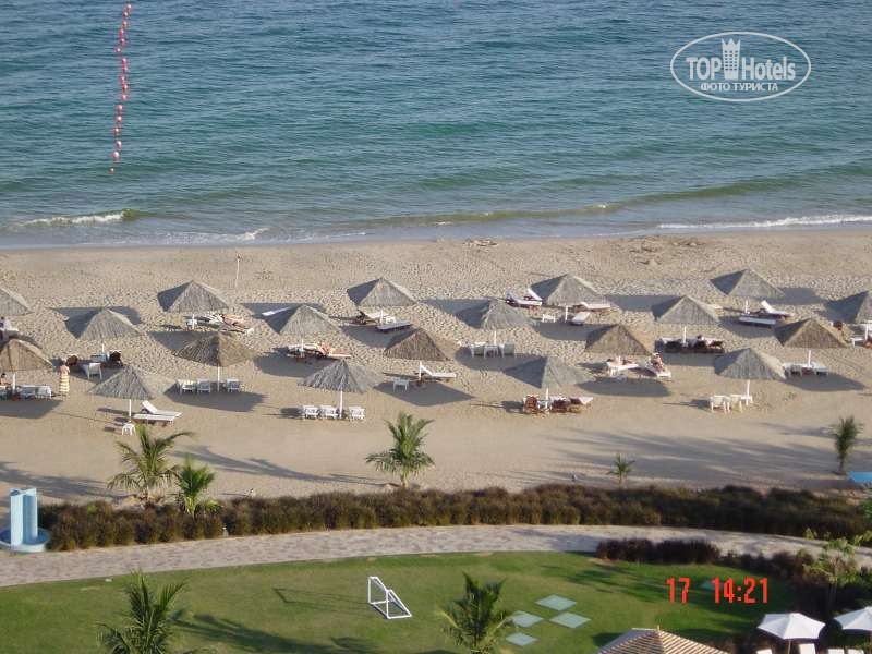 Отель le Meridien al Aqah Beach